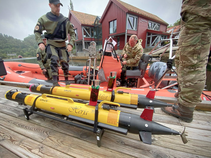 AUV