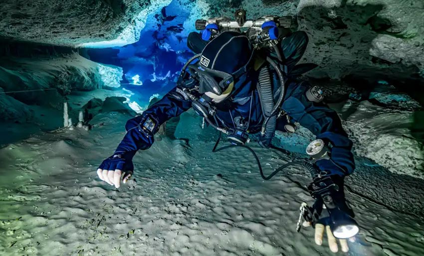 Vinn en Halcyon Symbios